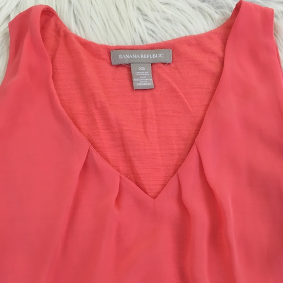 🧡SOLD🧡Banana Republic Coral V-Neck Tank Top - Picture 2 of 4